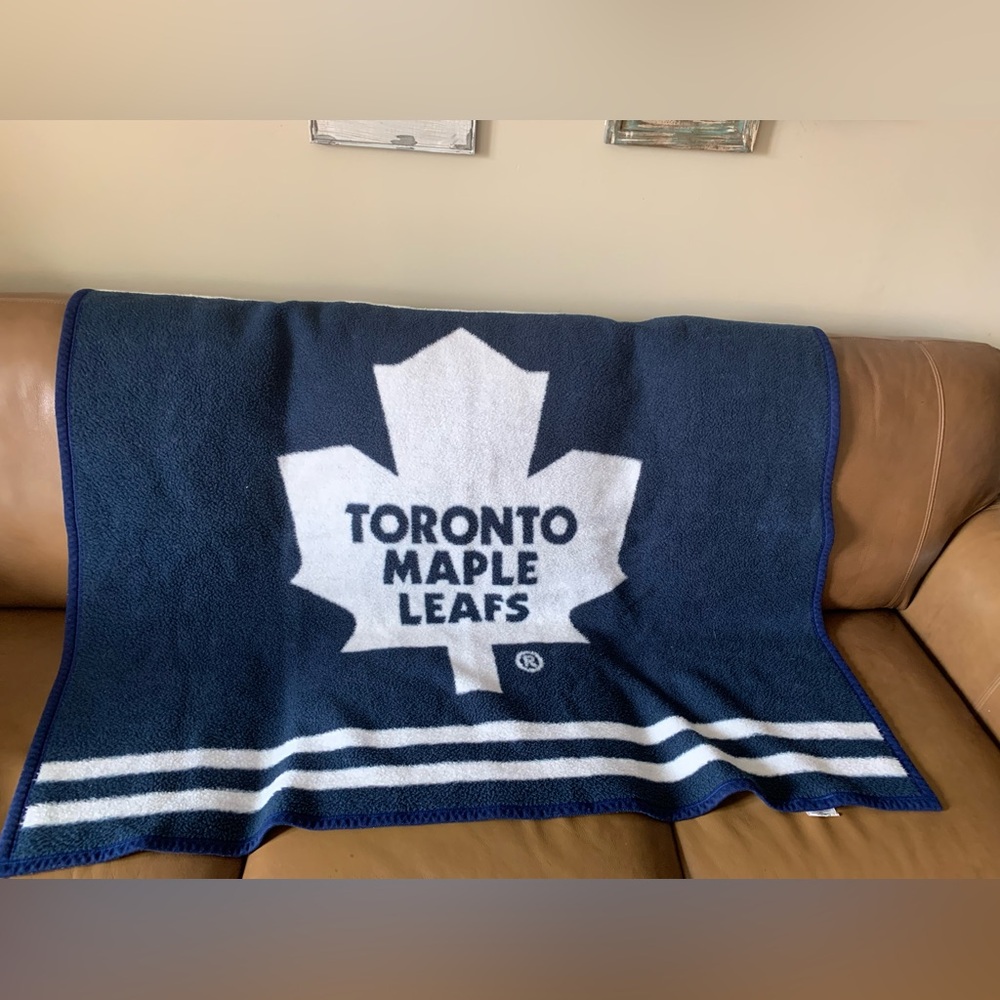 BIEDERLACK | Vintage Toronto Maile Leaf Throw/Blanket